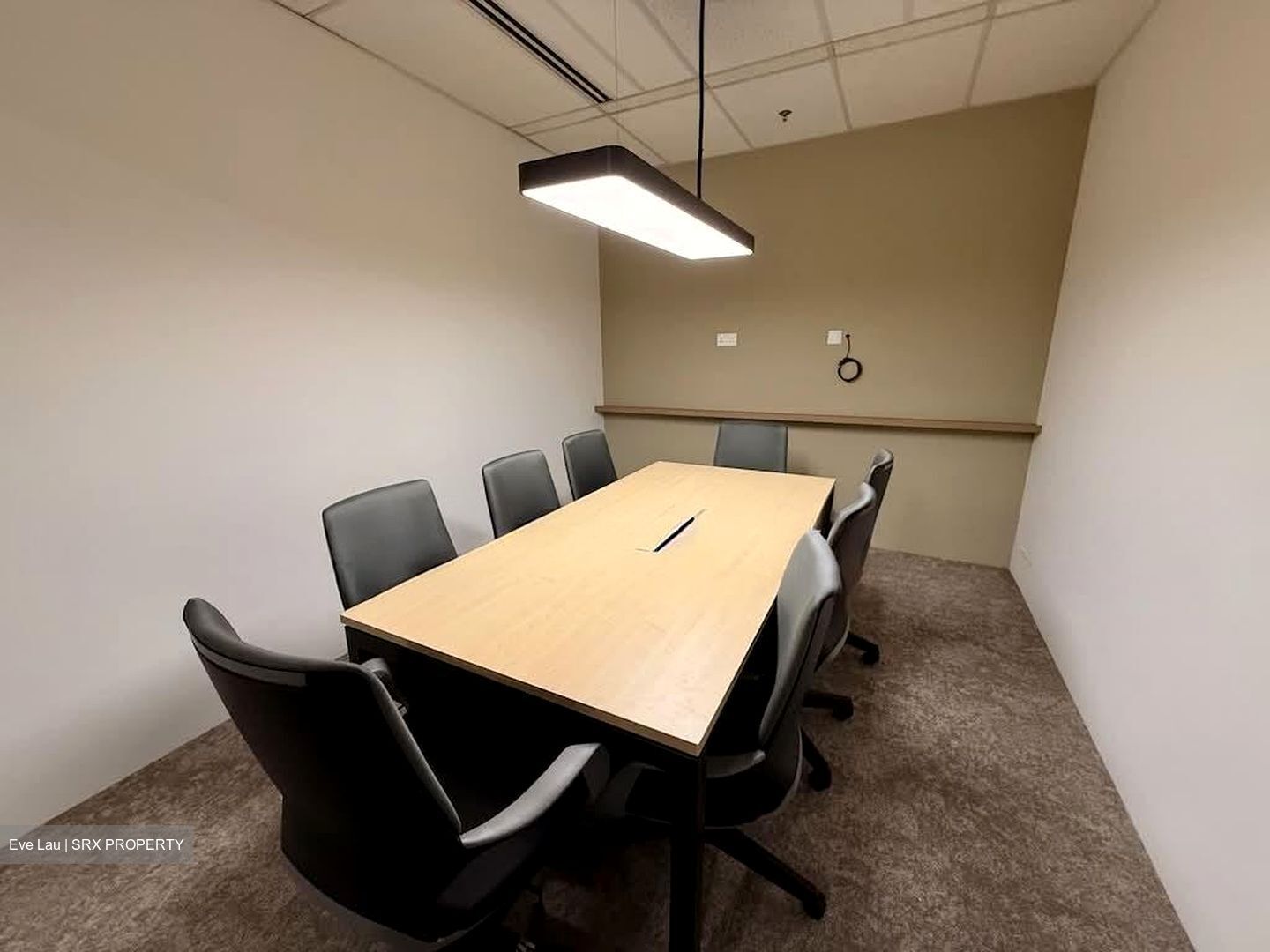 Abi Plaza (D2), Office #536037411